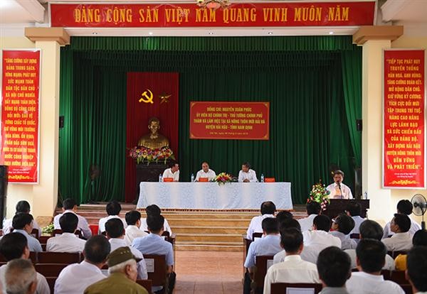 Thủ tướng Nguyễn Xuân Phúc thăm mô hình nông thôn mới ở tỉnh Nam Định - ảnh 1